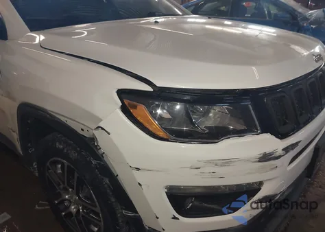 2018 Jeep Compass Sun And Wheel Fwd z USA, uszkodzony, nr VIN 3C4NJCBB1JT461571